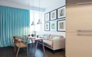 Голубые шторы в интерьере дома