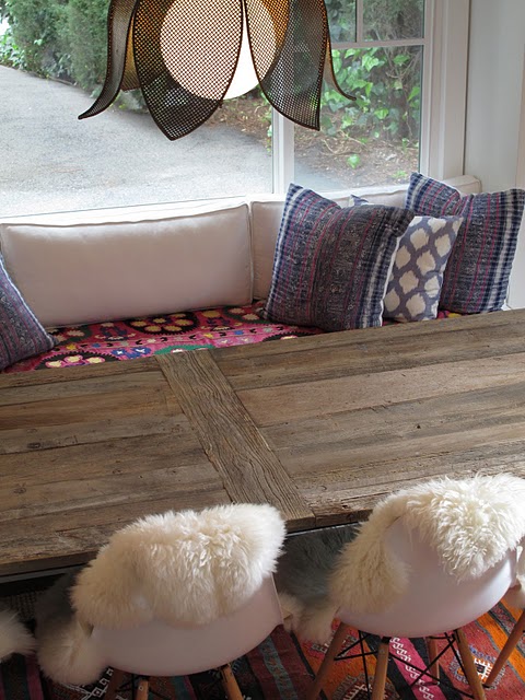 Как разместить кухонный уголок в столовой