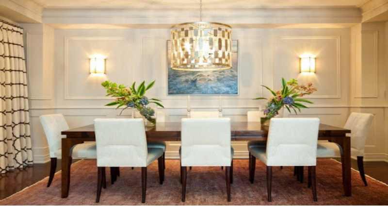 приборы для данного стиля делают из металла и стекла