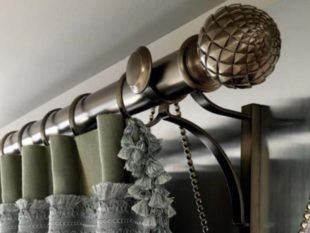 Органза – это достаточно жесткая и в то же время упругая ткань