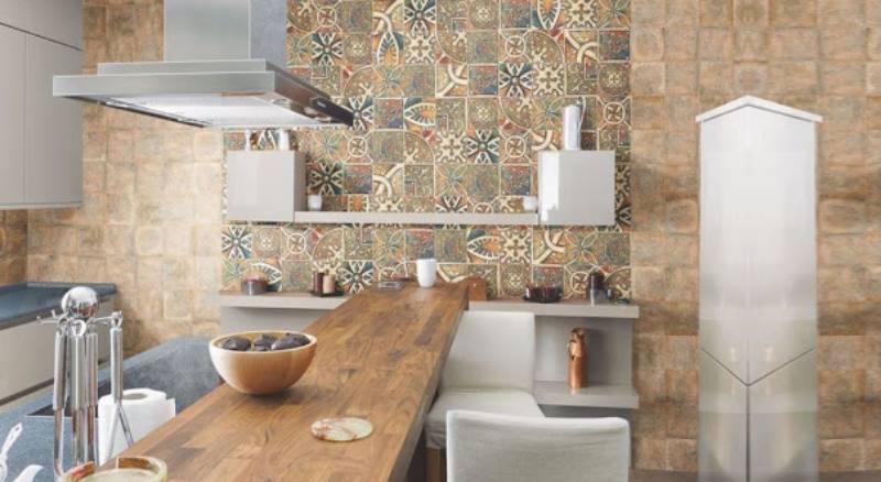 плитка в теплых тонах