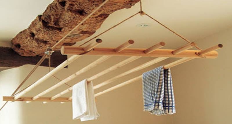 Сделайте разметку под крепления на потолочной поверхности