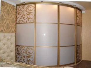 Внутреннее наполнение поделено по сегментам, что помогает отделять друг от друга всевозможные вещи для каждого члена семьи.