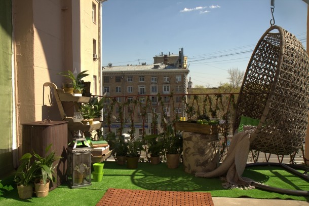 Уютный балкон для летнего отдыха