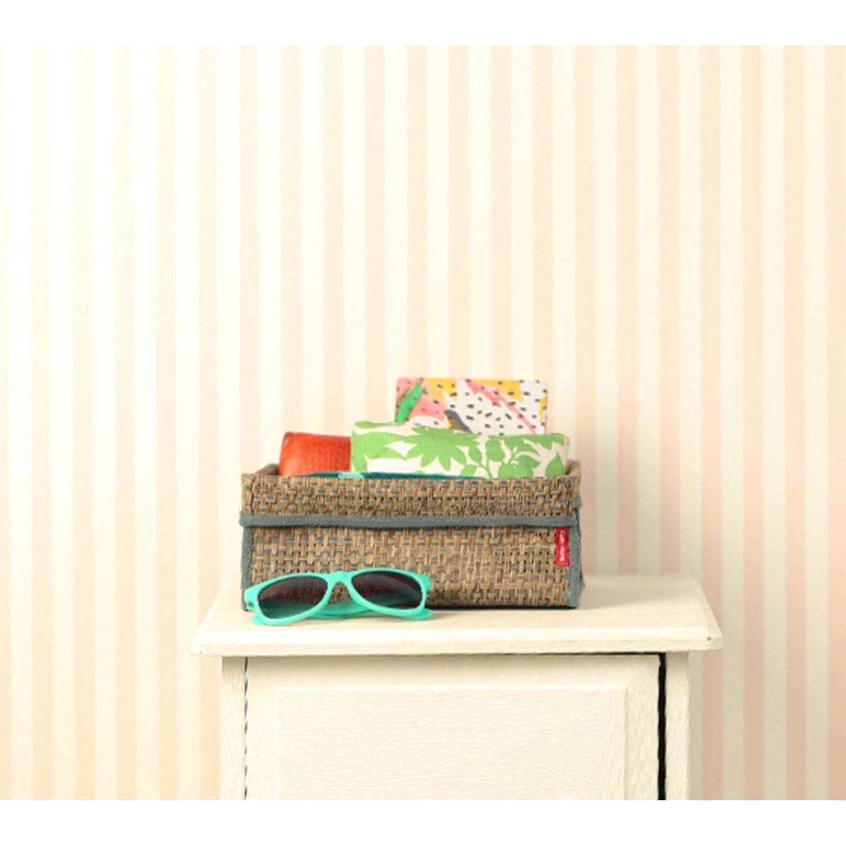 Корзина для вещей в прихожую