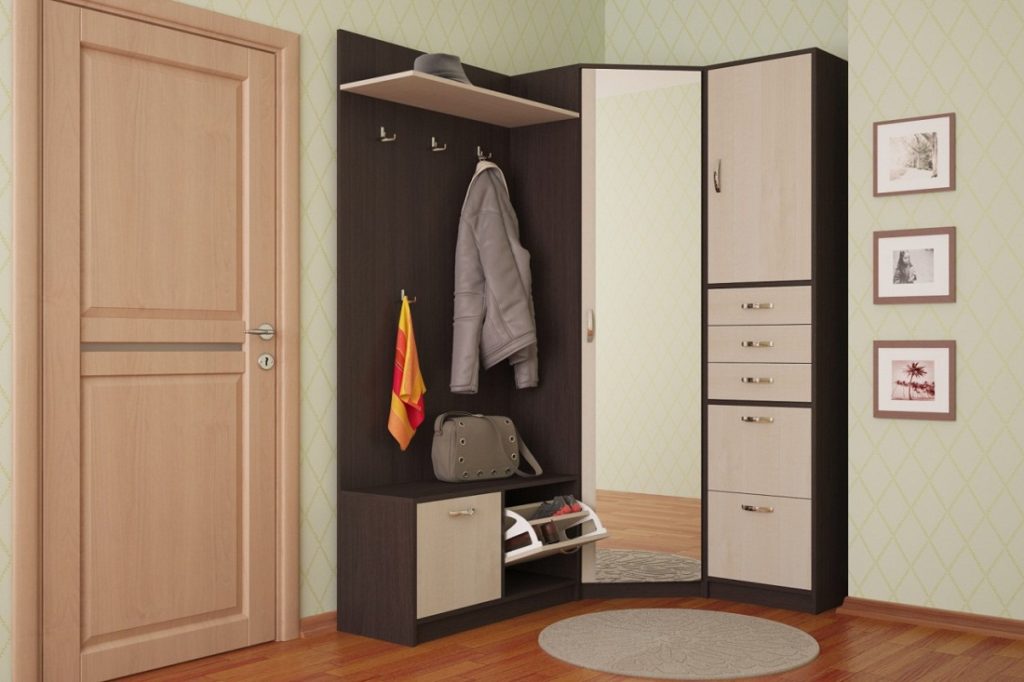 Угловой узкий шкаф в прихожую.