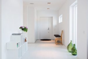 дизайн прихожей в белом цвете