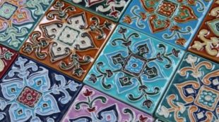 Метлахская плитка в интерьере: виды и особенности применения