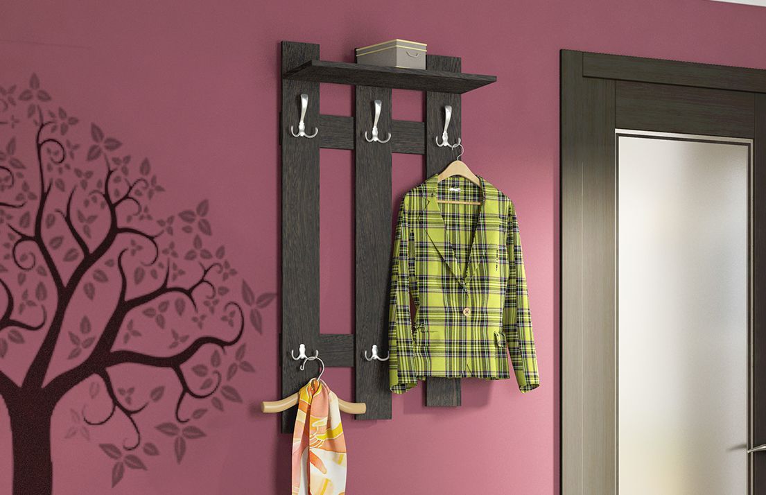 Настенная вешалка в прихожей