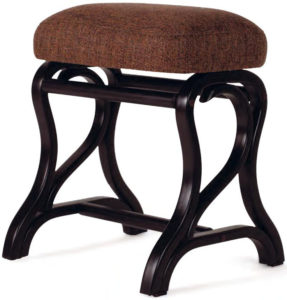 небольшая банкетка из дерева