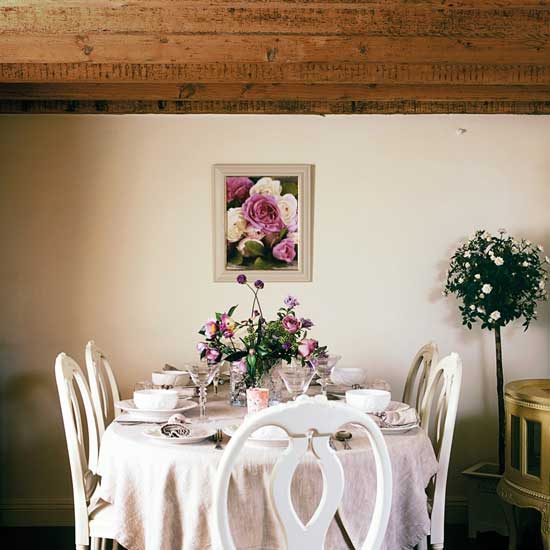 http://2.bp.blogspot.com/_8NQrGDOR4NM/S_aQYAiNzpI/AAAAAAAADIQ/lu7X2NoRvtg/s576/40_floral-dining-room.jpg