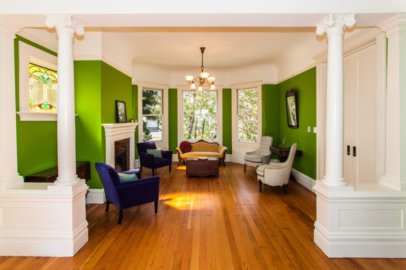 eclectic-living-room