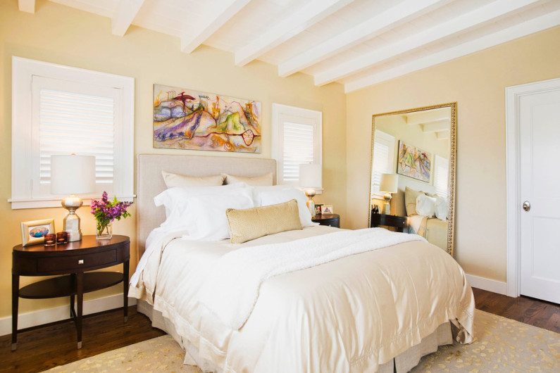 Желтый цвет в интерьере