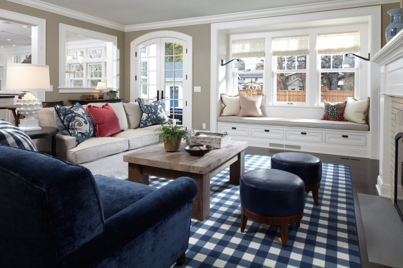 traditional-family-room