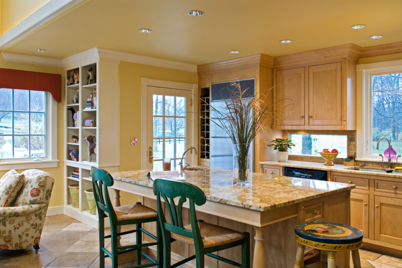 Желтый цвет в интерьере